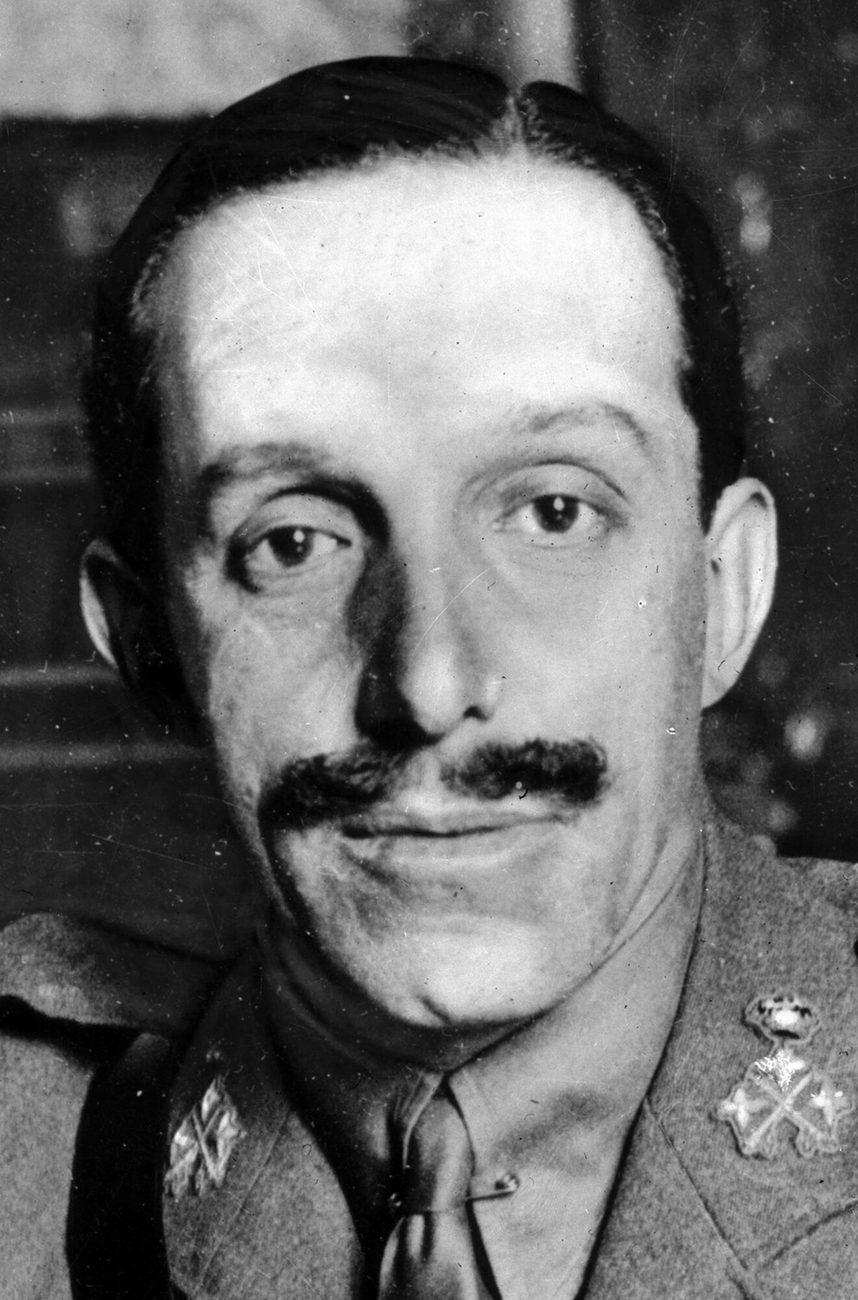 Alfonso XIII con uniforme militar en los años veinte.