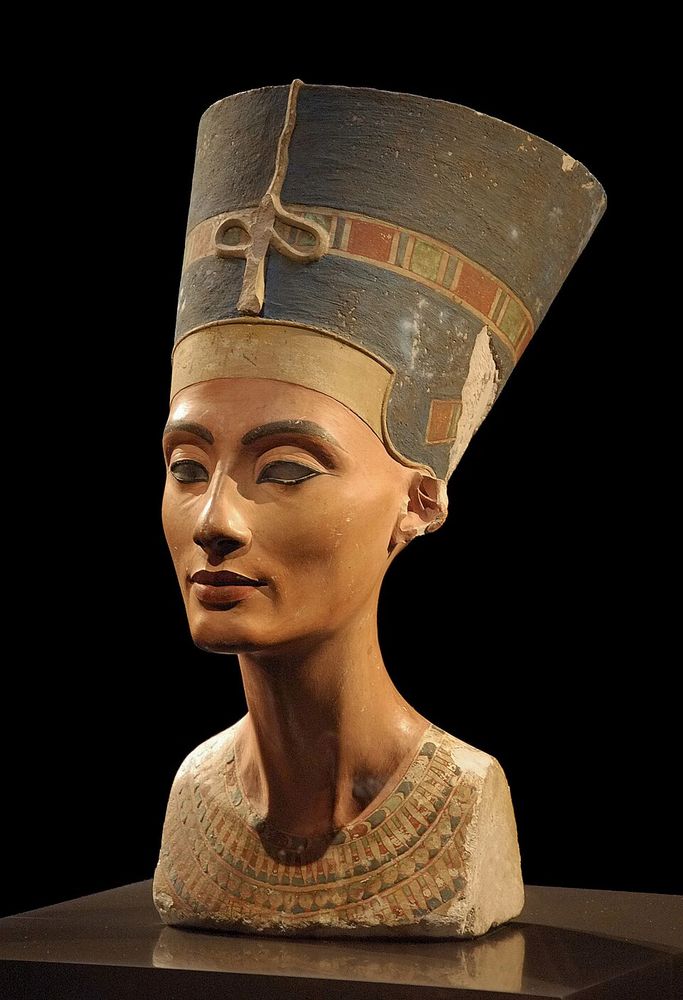 Busto de Nefertiti, Atribuido al taller del escultor Tutmosis