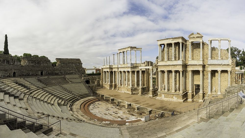 Teatro romano de Mérida, Anónimo (promovido por Marco Vipsanio Agripa)
